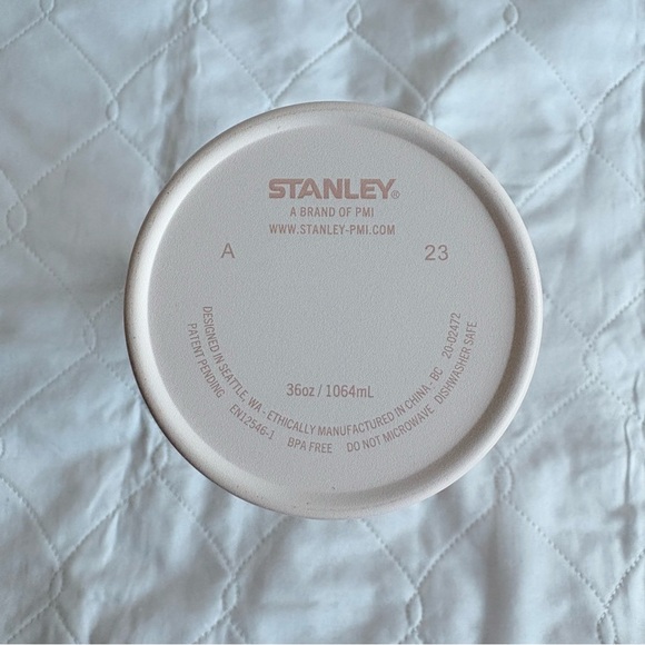 Stanley Pink Quick Flip Go 36oz Bottle - Picture 5 of 6